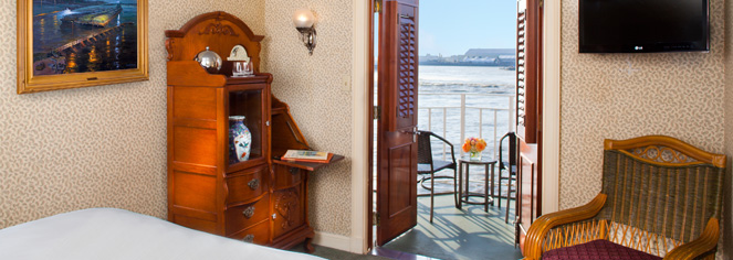 American Queen Steamboat Company – Ohio & Tennessee River Cruises
in Cincinnati