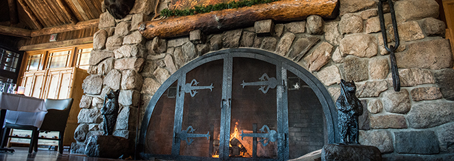 Dining at
Bear Mountain Inn
in Bear Mountain