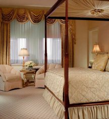 Accommodations:
The Waldorf - Astoria Hotel
in New York