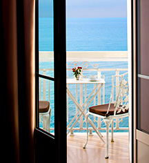 Grand Hotel des Sablettes Plage, Curio Collection by Hilton
in La Seyne-sur-Mer