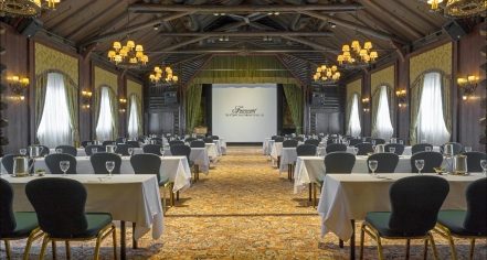 Meetings at
Fairmont Le Château Montebello
in Montebello