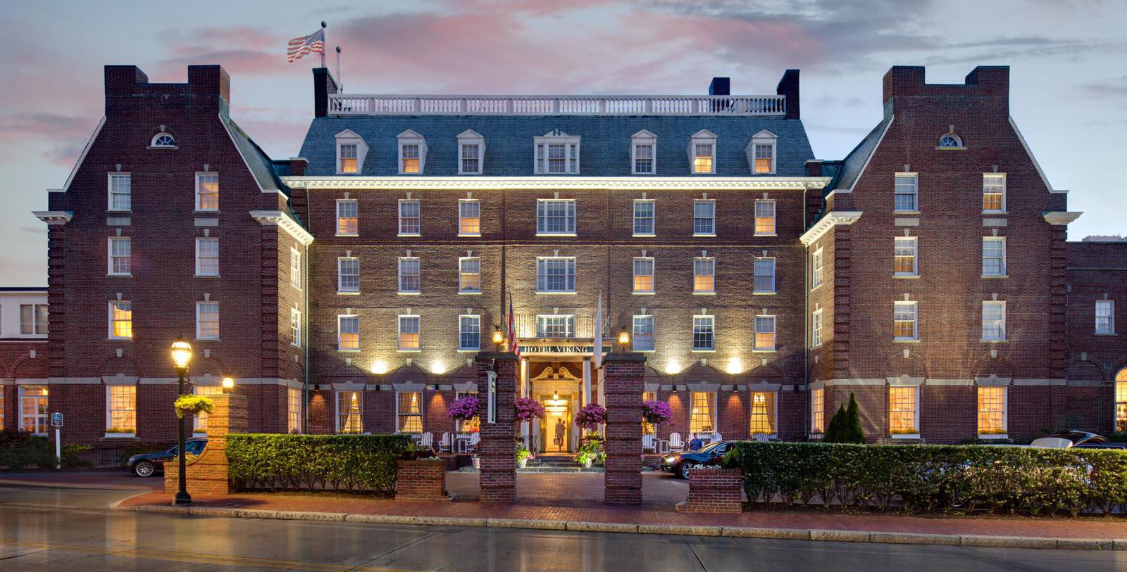 Image of Entrance The Hotel Viking, 1926, Member of Historic Hotels of America, in Newport, Rhode Island, Special Offers, Discounted Rates, Families, Romantic Escape, Honeymoons, Anniversaries, Reunions