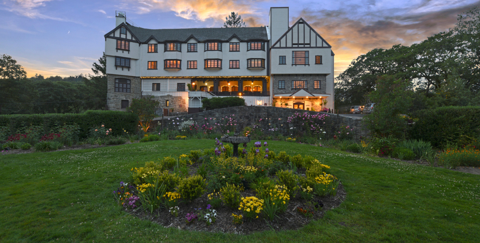 Image of Benbow Inn opened in 1926. A member of Historic Hotels of America since 2014.