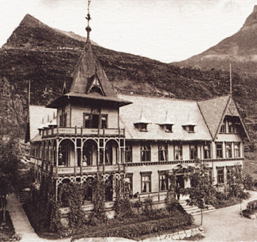Historical Exterior of Hotel Union Geiranger
