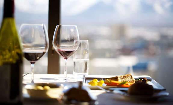 Hotel Captain Cook
- Dining