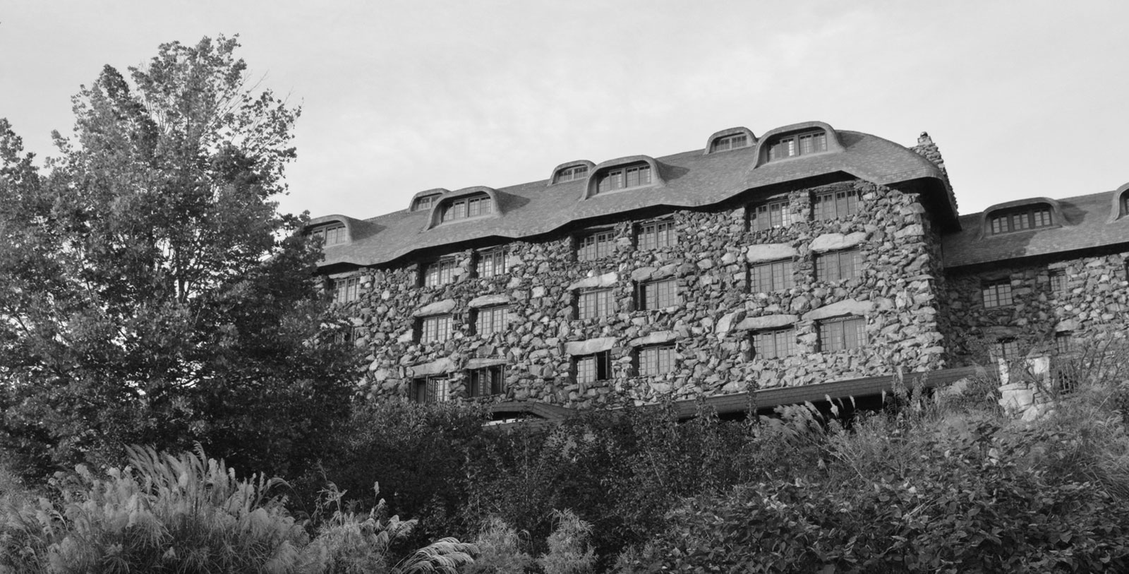 Image of Hotel Exterior The Omni Grove Park Inn, 1913, Member of Historic Hotels of America, in Asheville, North Carolina, Special Offers, Discounted Rates, Families, Romantic Escape, Honeymoons, Anniversaries, Reunions