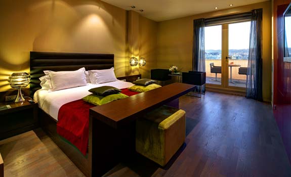 Olivia Plaza Hotel
- Accommodations