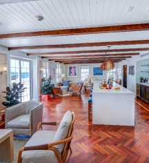 Accommodations:
Hamilton Princess & Beach Club, A Fairmont Managed Hotel
in Hamilton