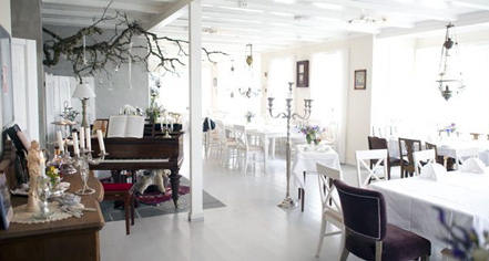 Dining at
Haaheim Gaard
in Uggdal