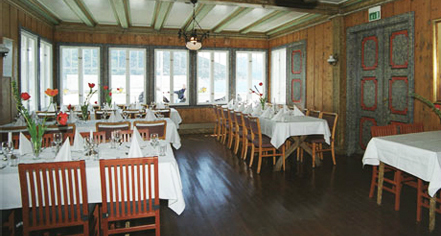 Dining at
Utne Hotel
in Utne