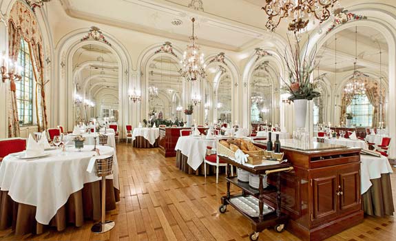 Hotel Metropole
- Dining
