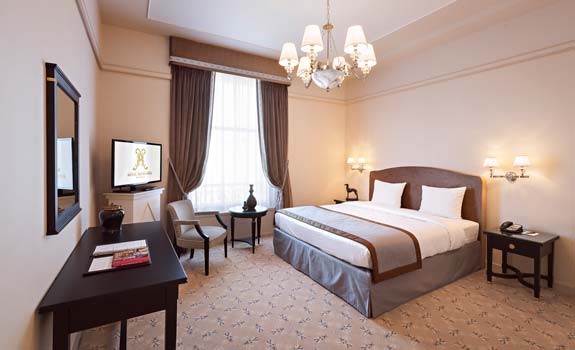 Hotel Metropole
- Accommodations