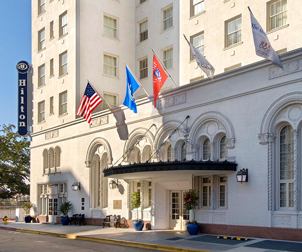 Image of hotel exterior Hilton Baton Rouge Capitol Center, 1927, Member of Historic Hotels of America, in Baton Rouge, Louisiana, Special Offers, Discounted Rates, Families, Romantic Escape, Honeymoons, Anniversaries, Reunions