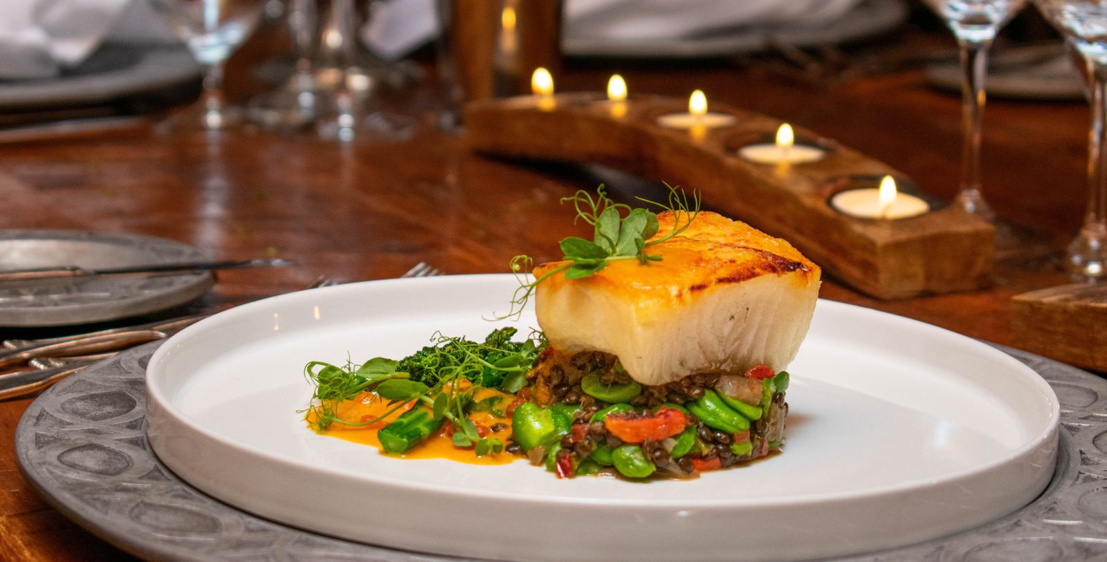 Taste authentic regional cuisine at the Smokehouse Restaurant or indulge in a wine-pairing dinner at the award-winning Wine Cellar