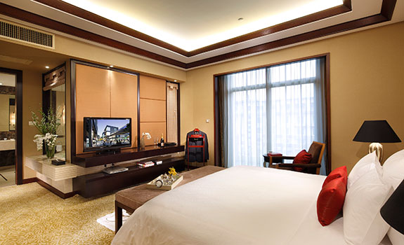Dong Fang Hotel
- Accommodations