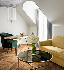 Accommodations:
Hôtel Le Louis Versailles Château - MGallery by Sofitel
in Versailles