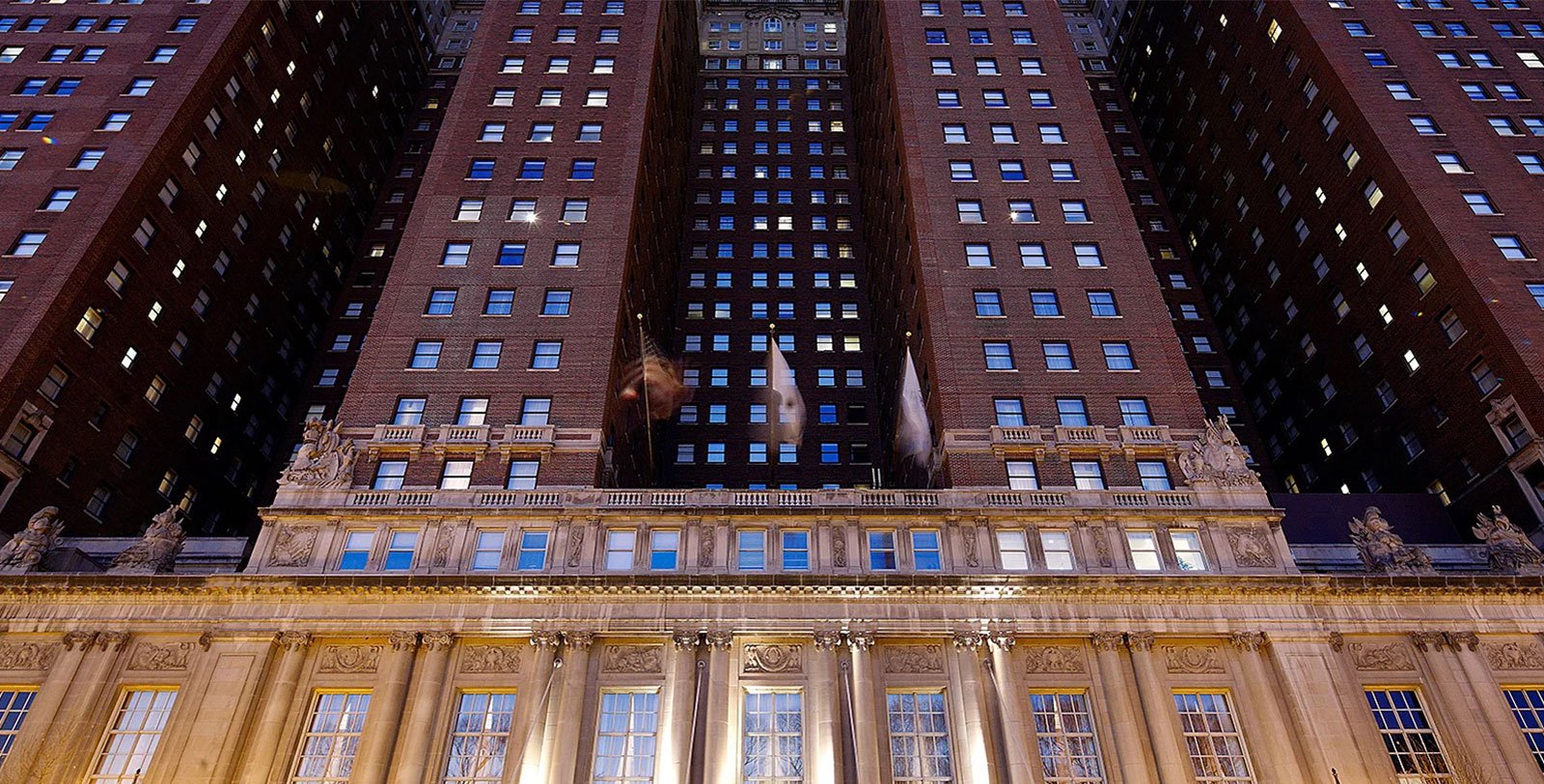 Image of hotel exterior Hilton Chicago, 1927, Member of Historic Hotels of America, in Chicago, Illinois, Overview