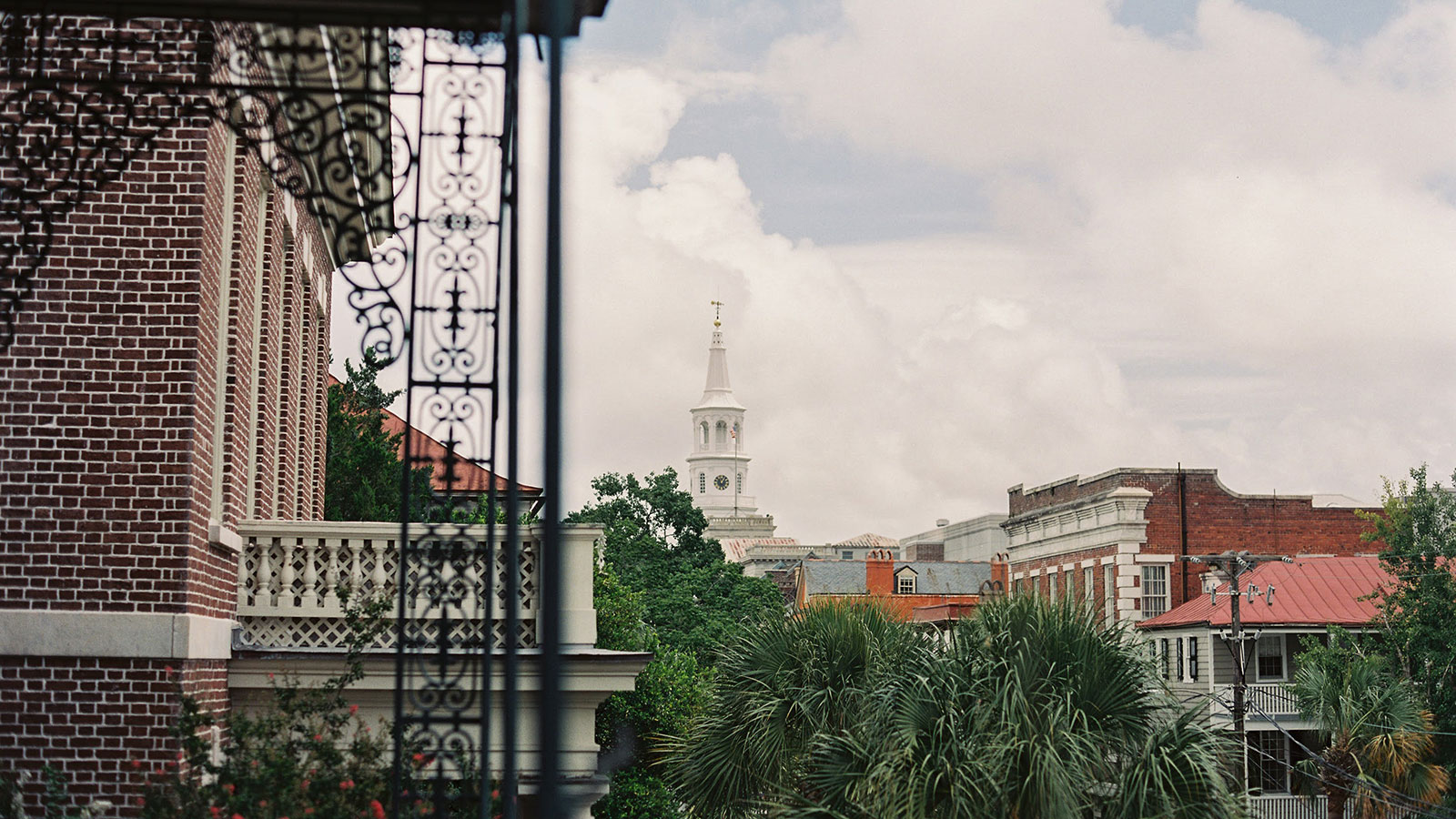 Explore the heart of Charleston and find adventure just a short walk away.