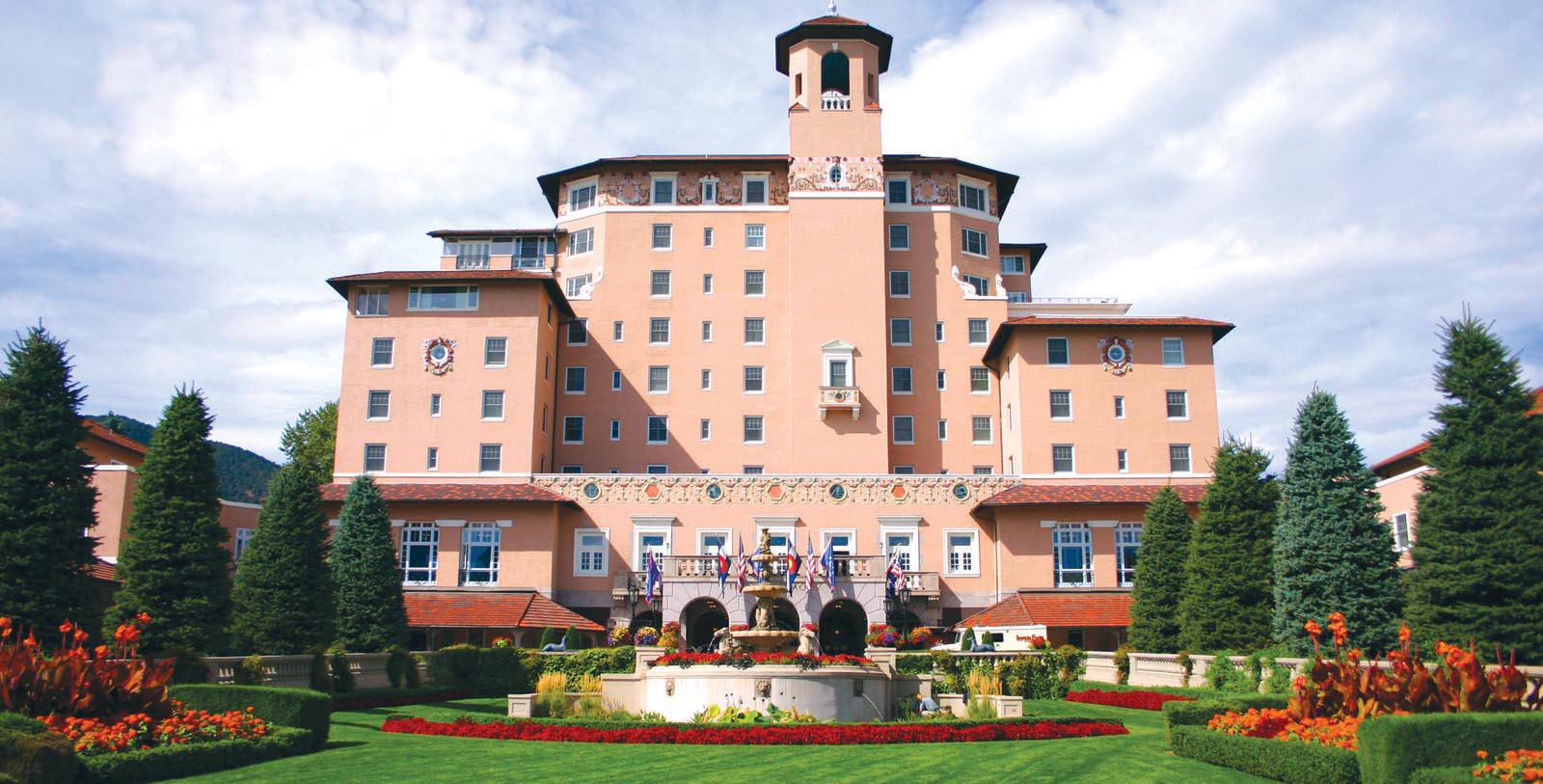 Image of Entrance The Broadmoor, 1918, Member of Historic Hotels of America, in Colorado Springs, Colorado, Overview