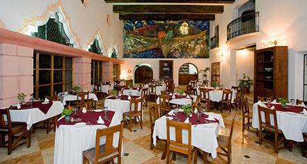Dining at
Mayaland Hotel & Bungalows
in Chichen Itza
