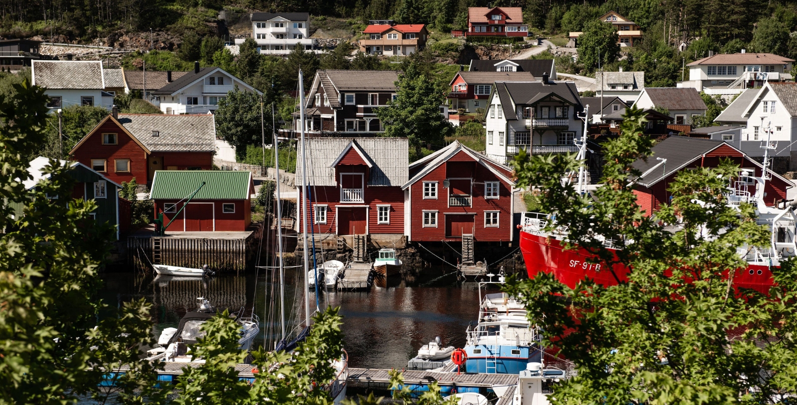 Tour the historic sea cottages of Kalvåg that line Frøya Island.