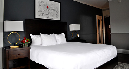 Accommodations:
The Queensbury Hotel
in Glens Falls