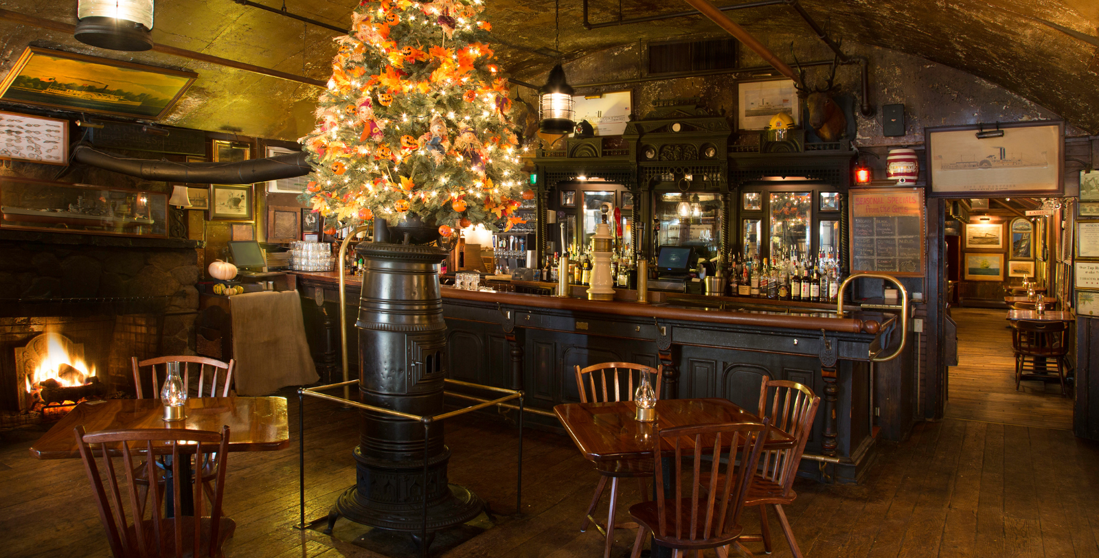 Taste pub classics at The Griswold Inn’s legendary tavern.