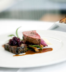 Dining at
Høyevarde Fyrhotell
in Havik