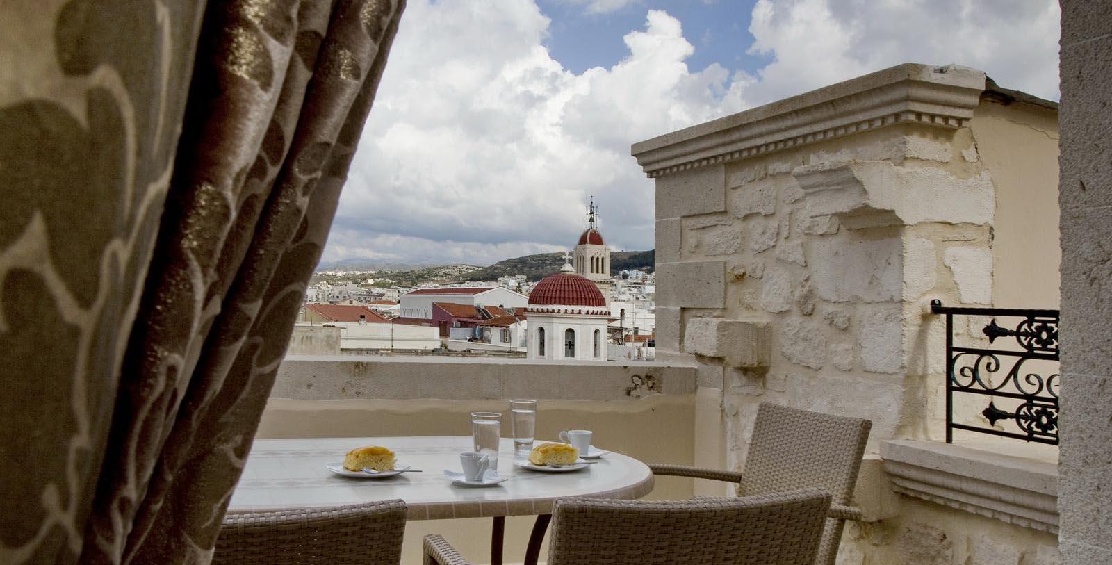 Discover the Antica Dimora Suites, a historic home from the 19th century that has hosted many Greek and Ottoman politicians and dignitaries as a hotel.
