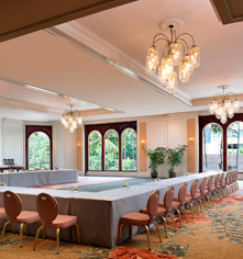 Meetings at
Moana Surfrider, A Westin Resort & Spa
in Honolulu
