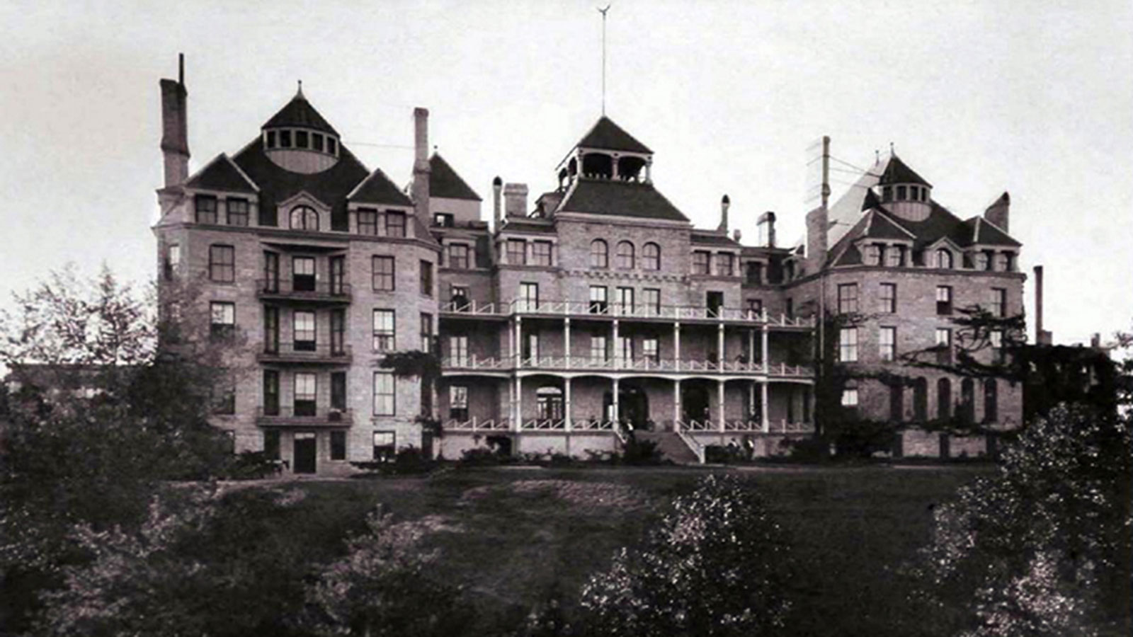 The History of 1886 Crescent Hotel | Historic Hotels Of America