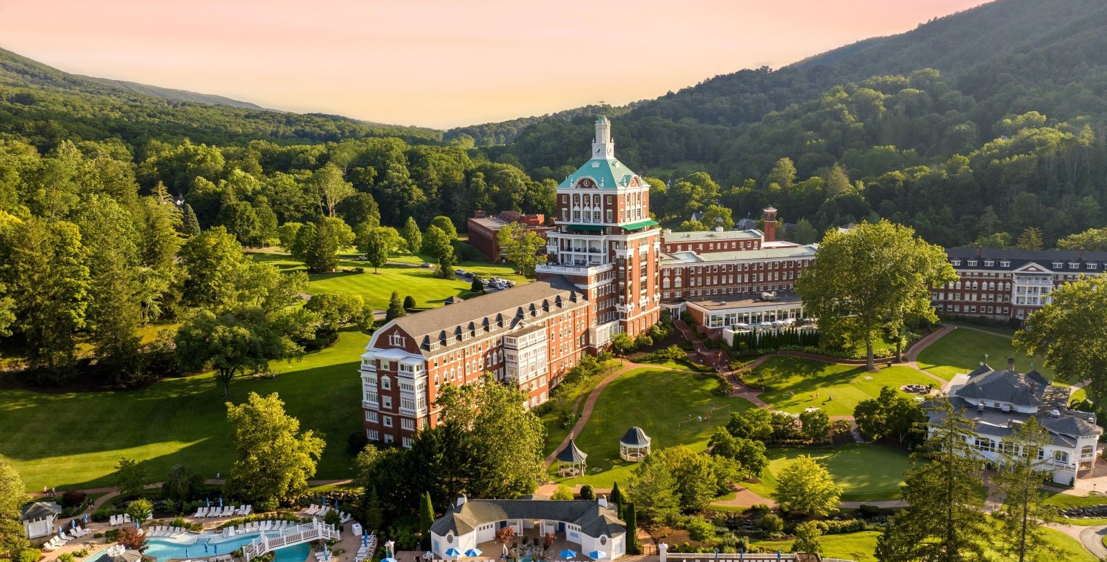 Image of Hotel Exterior Omni Homestead Resort, 1766, Member of Historic Hotels of America, in Hot Springs, Virginia, Special Offers, Discounted Rates, Families, Romantic Escape, Honeymoons, Anniversaries, Reunions