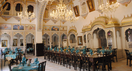 Dining at
Alsisar Mahal
in Jhunjhunu