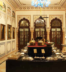 Dining at
Alsisar Mahal
in Jhunjhunu