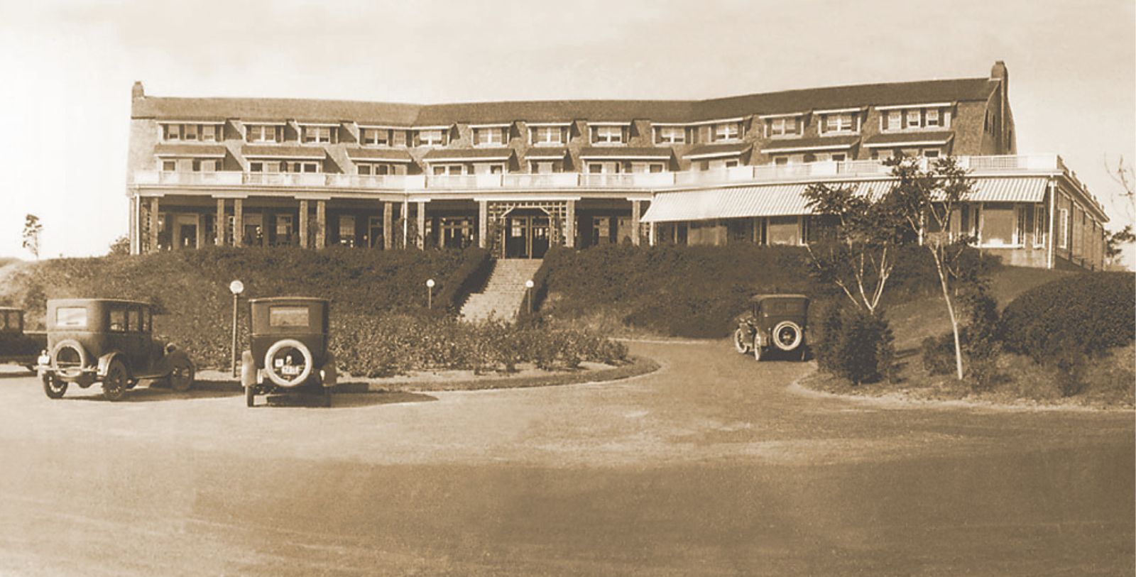 Historical Image of Exterior with Vintage Automobiles, Chatham Bars Inn, 1914, Member of Historic Hotels of America, in Chatham, Massachusetts.