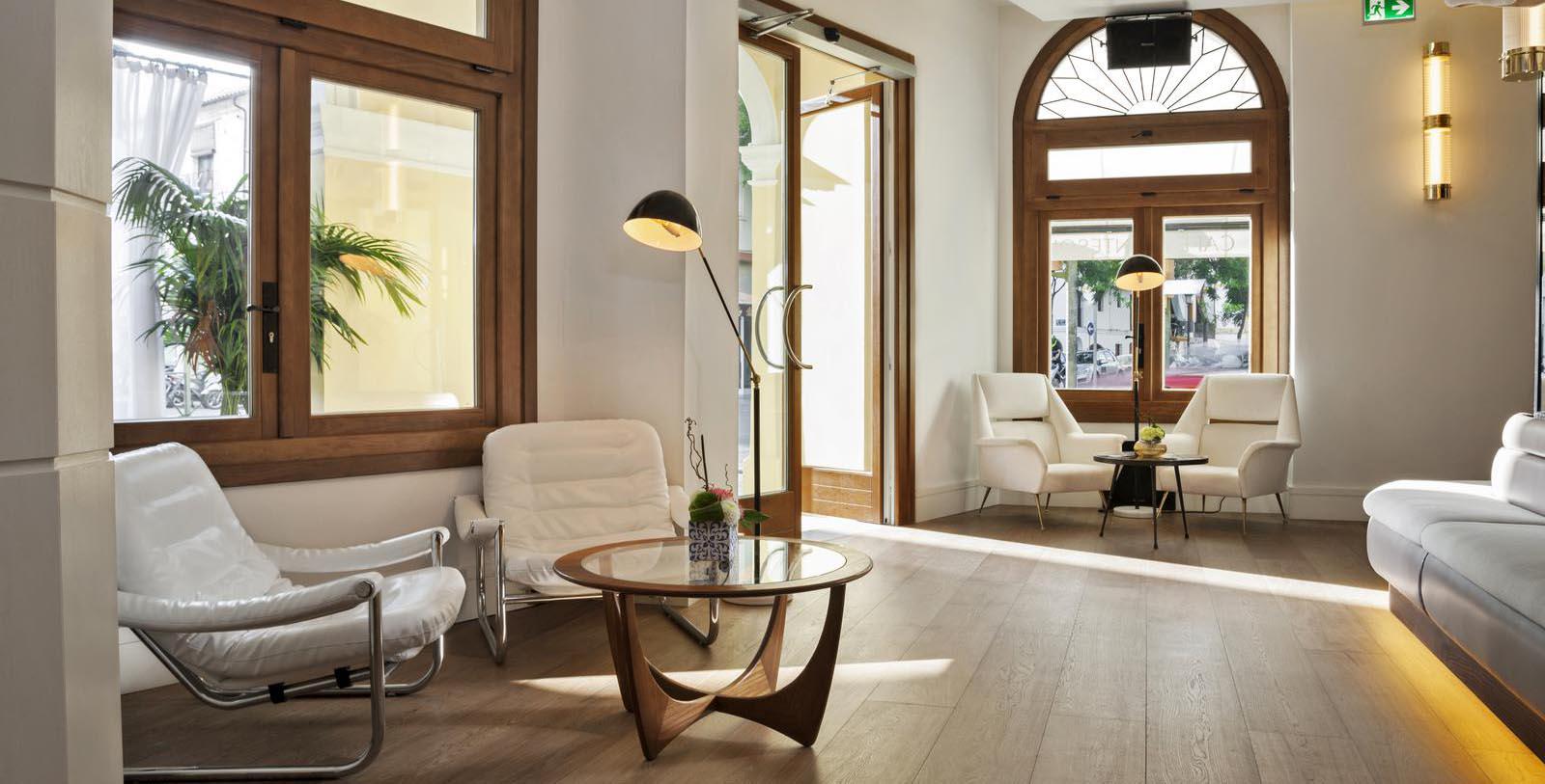 Experience the San Juan Craft Market.