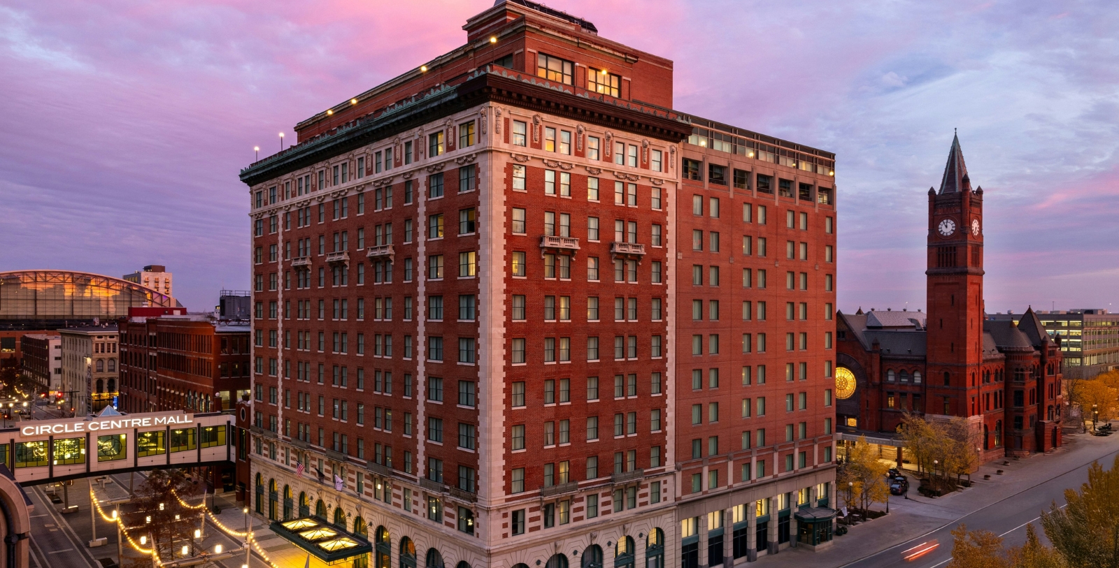 Experience the Indiana State Museum, the Eiteljorg Museum, Circle Centre Mall, and the Soldiers & Sailors Monument steps away.