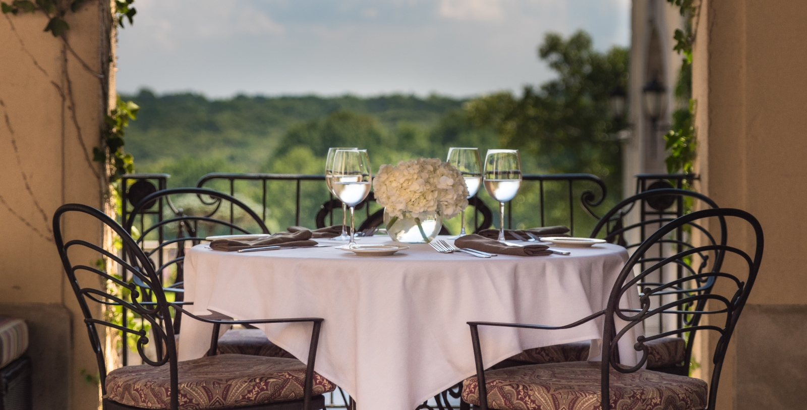 Image of OHK Bar & Restaurant, OHEKA CASTLE, Huntington, New York, 1919, Member of Historic Hotels of America, Taste