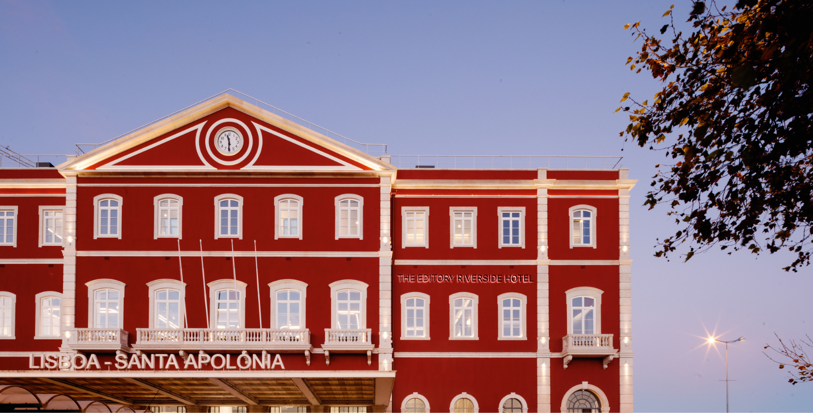 Discover the fascinating railway legacy of The Editory Riverside Hotel, which resides in Santa Apolónia Station, Lisbon’s original train station and the oldest railway terminal in Portugal.