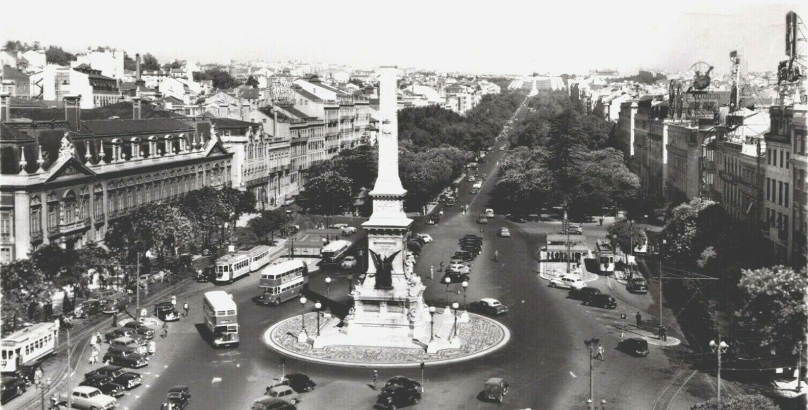 Historical image of Praça dos Restauradores, Heritage Avenida Liberdade, 18th Century, a member of Historic Hotels Worldwide in Lisbon, Portugal