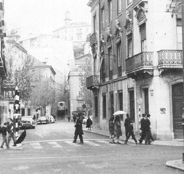 Historical image of Avenida da Liberdade and Largo da Anunciada. To the right is the address Avenida da Liberdade 26, and to the left is the address Avenida da Liberdade 28 (Heritage Avenida Liberdade).