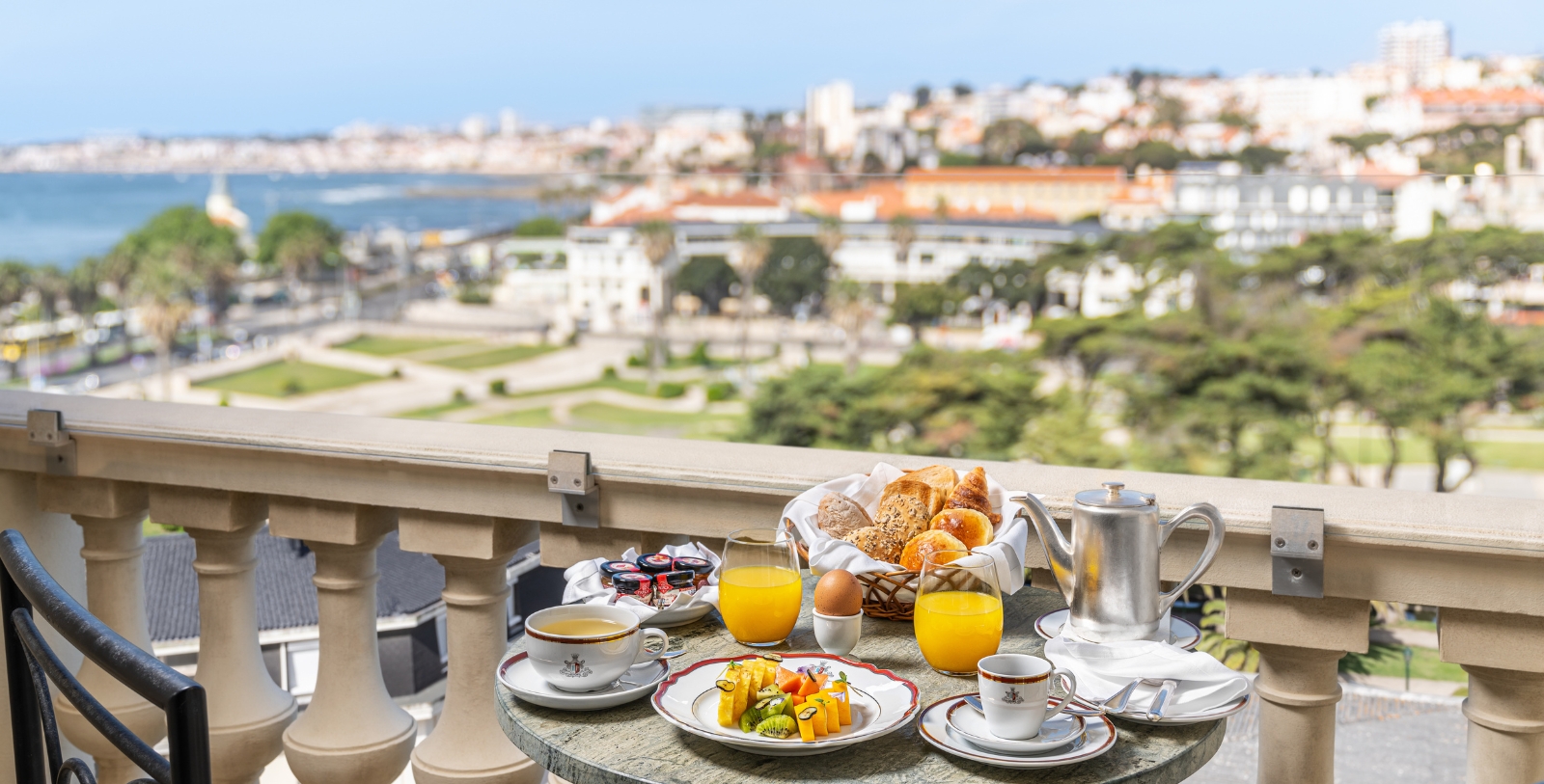 Experience the cultural heritage of the Portuguese Riviera.
