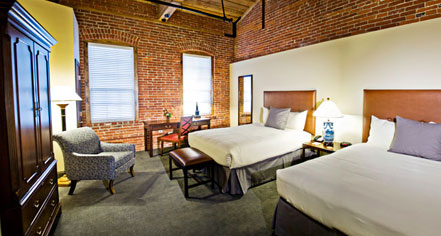 Accommodations:
Cork Factory Hotel
in Lancaster