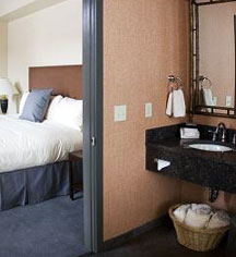 Accommodations:
Cork Factory Hotel
in Lancaster