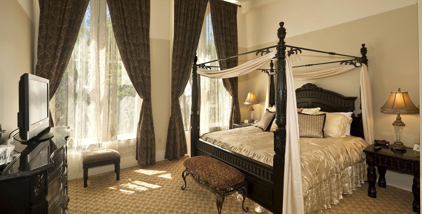 Image of Luxurious Guestroom Plaza Hotel 1882, 1882, Member of Historic Hotels of America, in Las Vegas, New Mexico, Experience