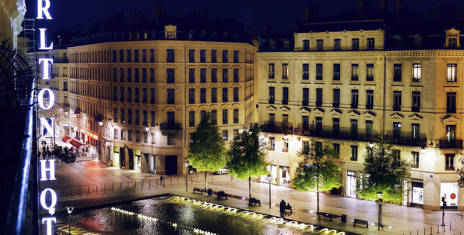 hotel-carlton-lyon-mgallery-leve-le-rideau-sur-l-hotel-des-france