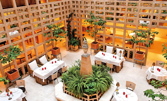 Hesperia Madrid
- Dining