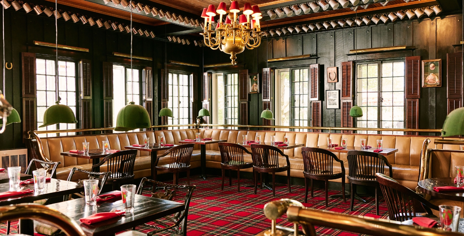 Taste seasonal menus at Grand Hotel’s 13 restaurants, each with its own distinctive charm.