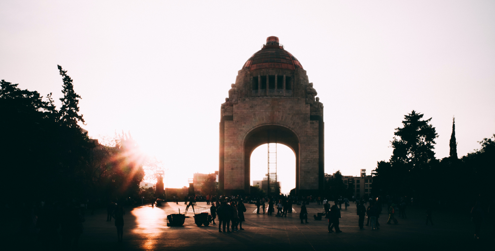 Explore the abundant cultural heritage and fascinating history that surrounds Plaza de la Constitución, Mexico City’s famed town square that dates to the time of the Aztec city of Tenochtitlan.