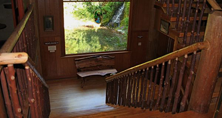 Event Calendar:
The Chateau at Oregon Caves
in Cave Junction